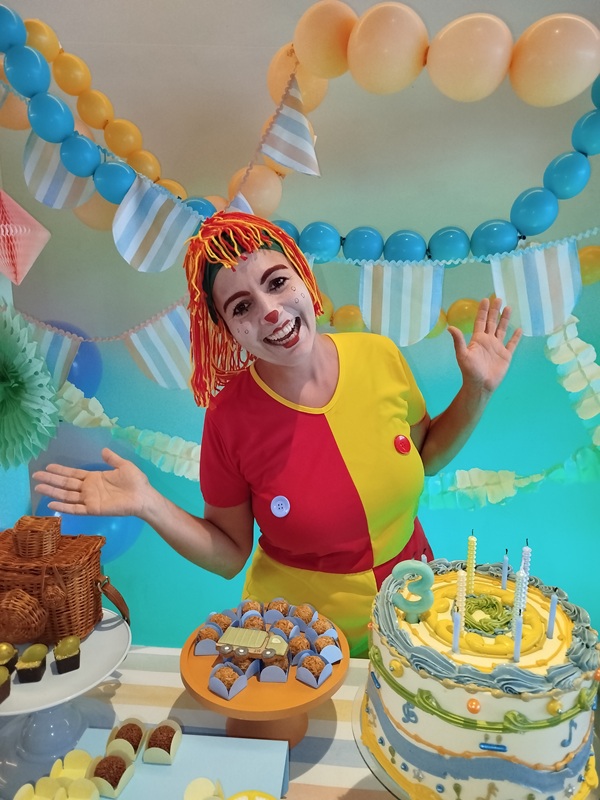 Vivência musical afetiva para festas infantis - Acordes Mágicos